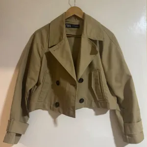 ZARA kratki mantil S