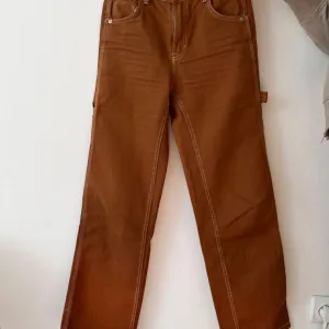 Bershka braon pantalone/farmerice