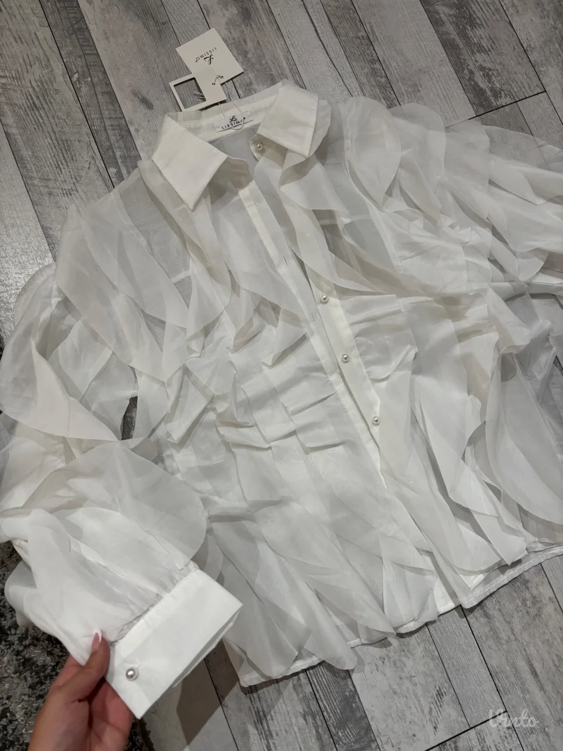 Bela košulja nova sa etiketom