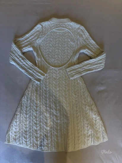 Bershka leprsava deblja haljinica sa otvorenim ledjima