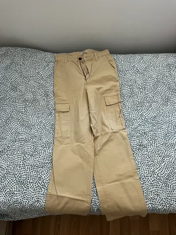 Stradivarius cargo farmerke