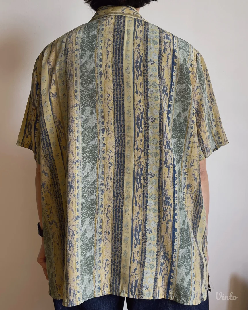 Elegantna vintage bluza italijanske proizvodnje iz perioda 80-ih i 90-ih godina