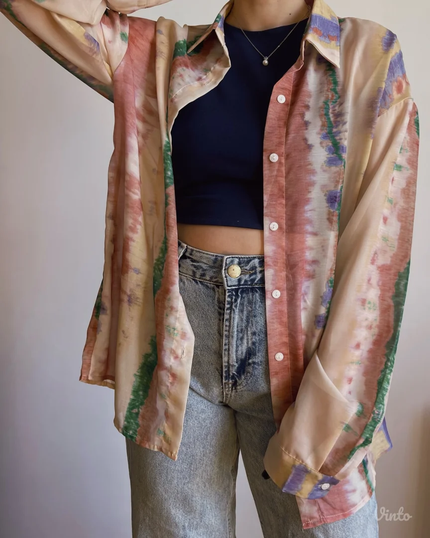 Lagana letnja košulja od veoma tanke, gotovo bestežinske tkanine