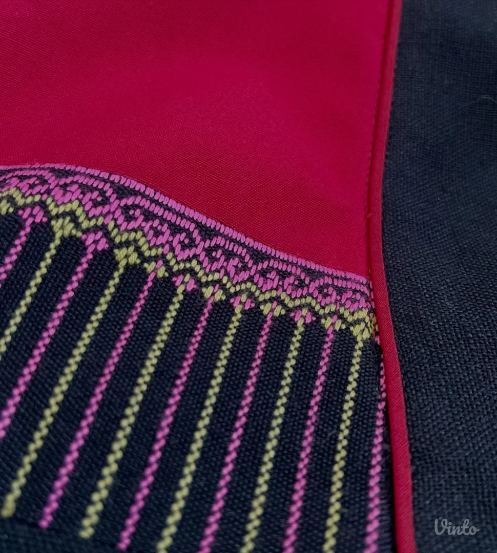 Kardigan sa etničkim motivima