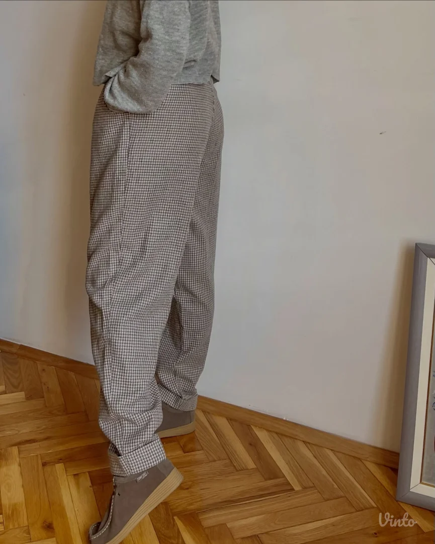 Vintage pantalone iz Zapadne Nemačke 70–80-ih