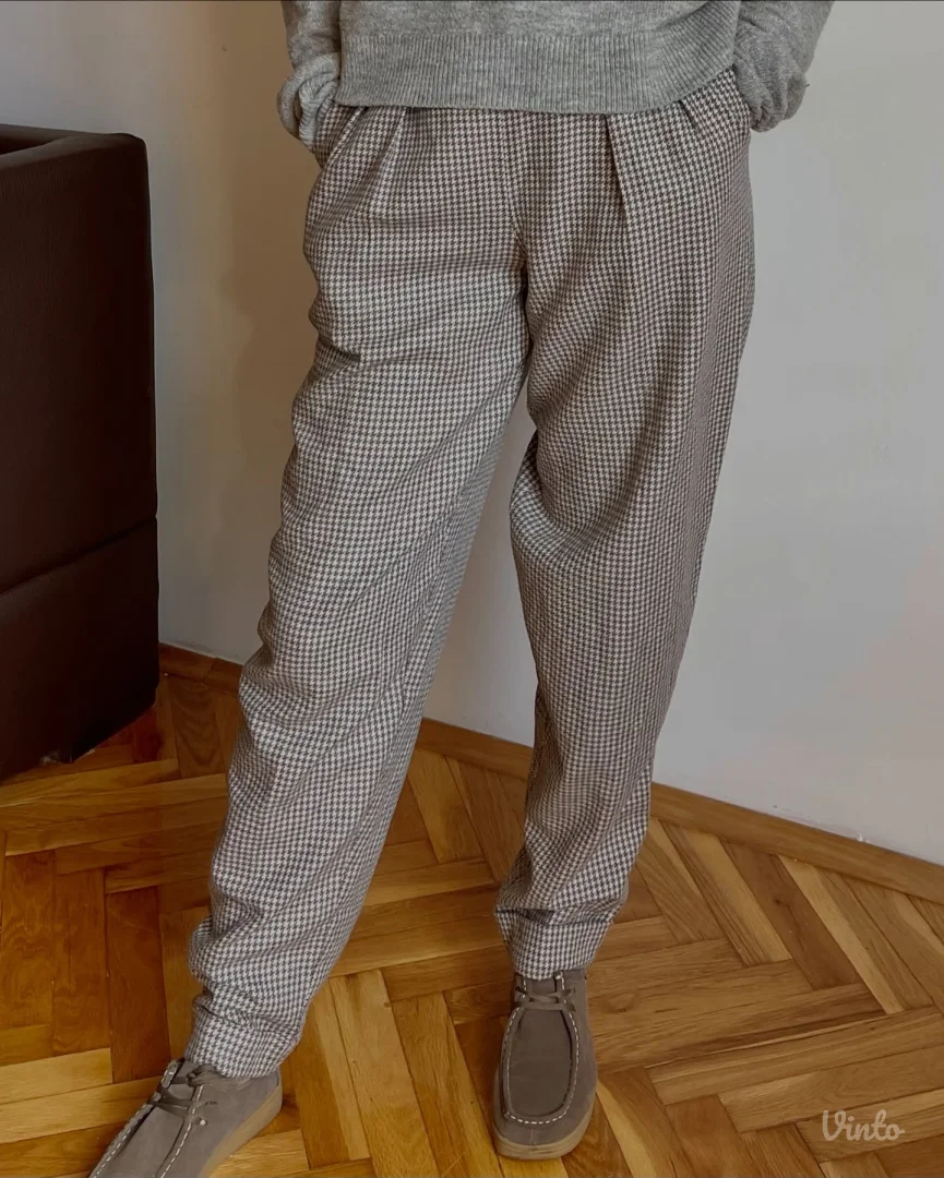 Vintage pantalone iz Zapadne Nemačke 70–80-ih