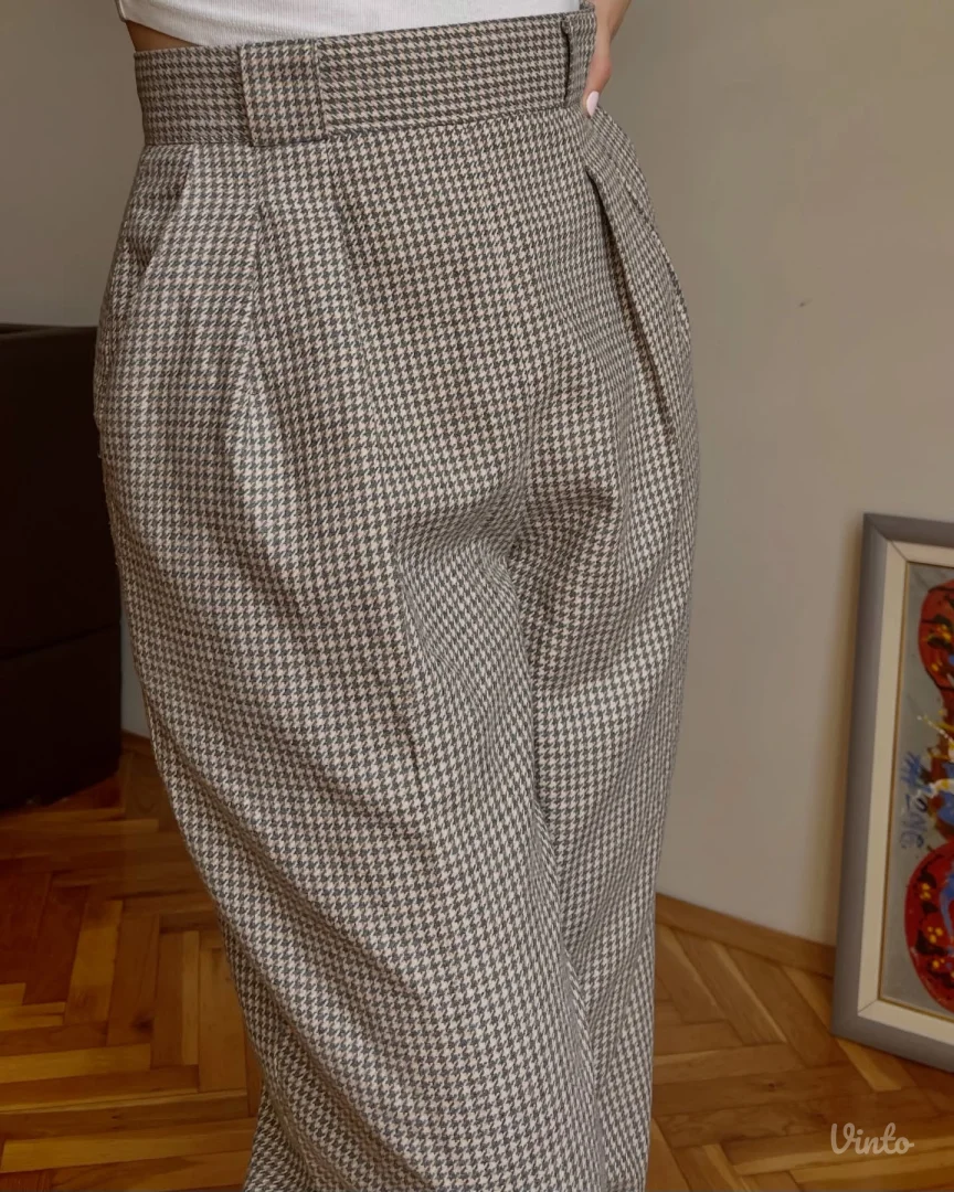 Vintage pantalone iz Zapadne Nemačke 70–80-ih
