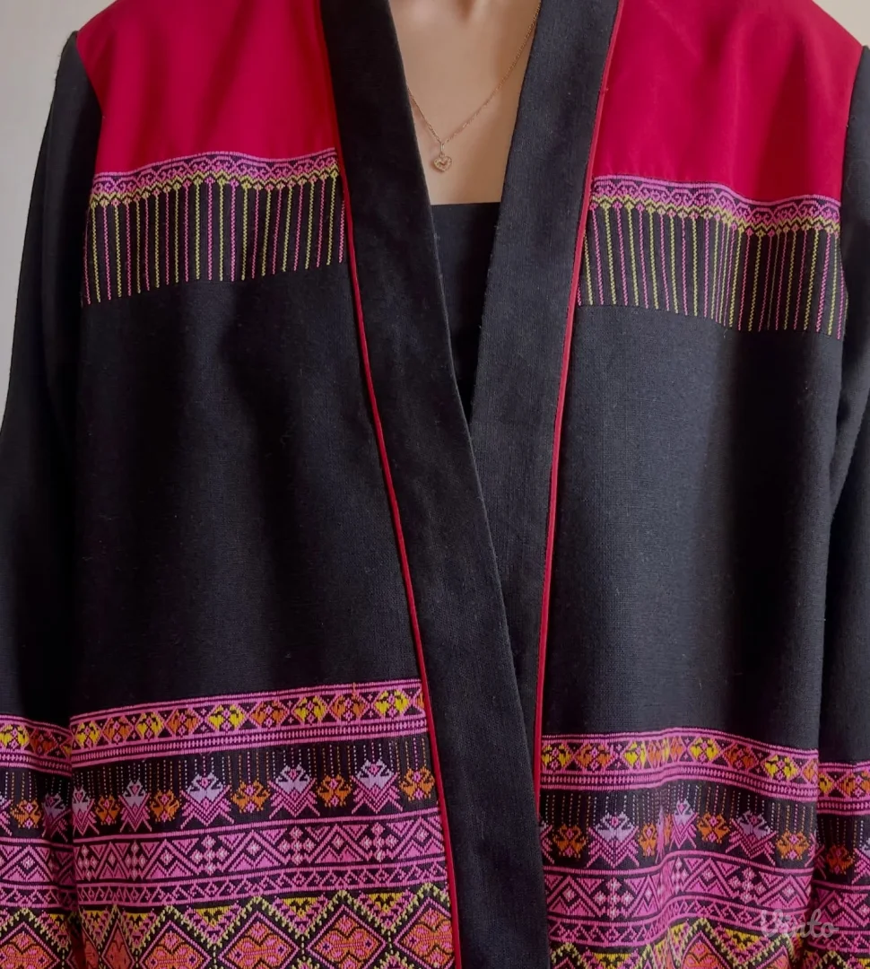 Kardigan sa etničkim motivima