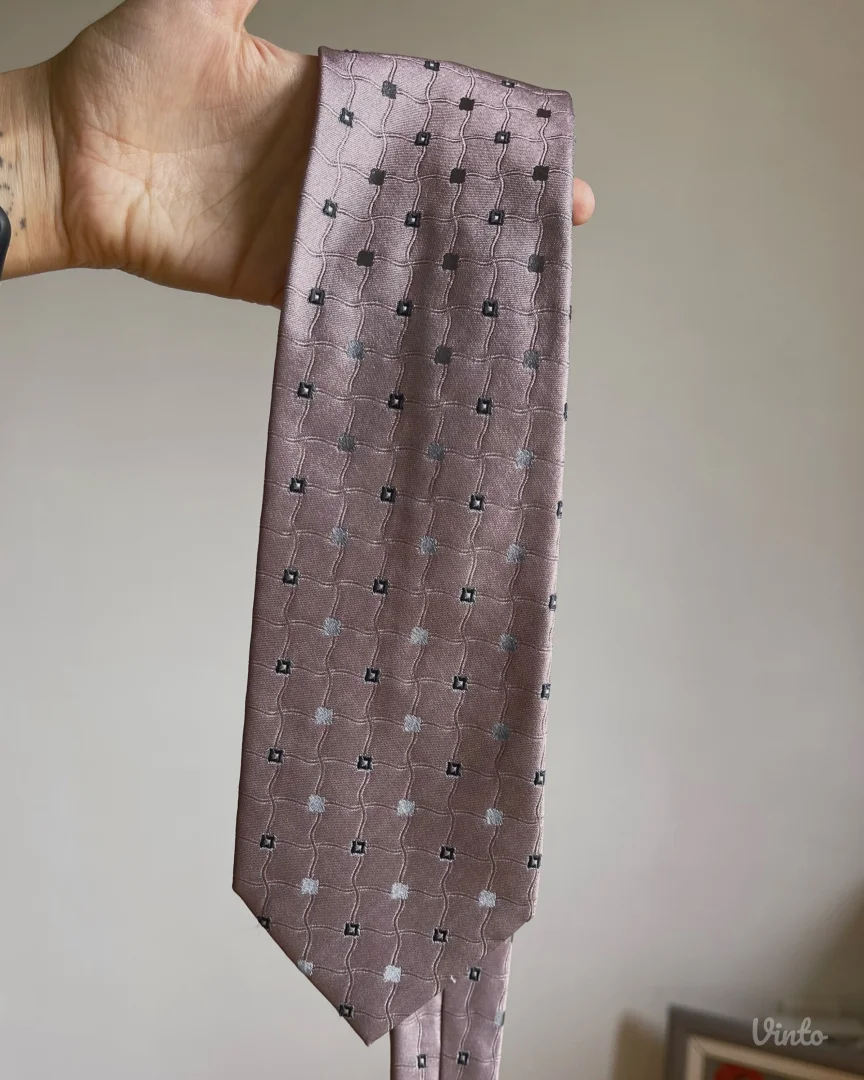 Elegantna vintage kravata iz 90–00-ih