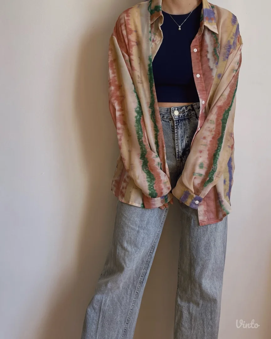 Lagana letnja košulja od veoma tanke, gotovo bestežinske tkanine