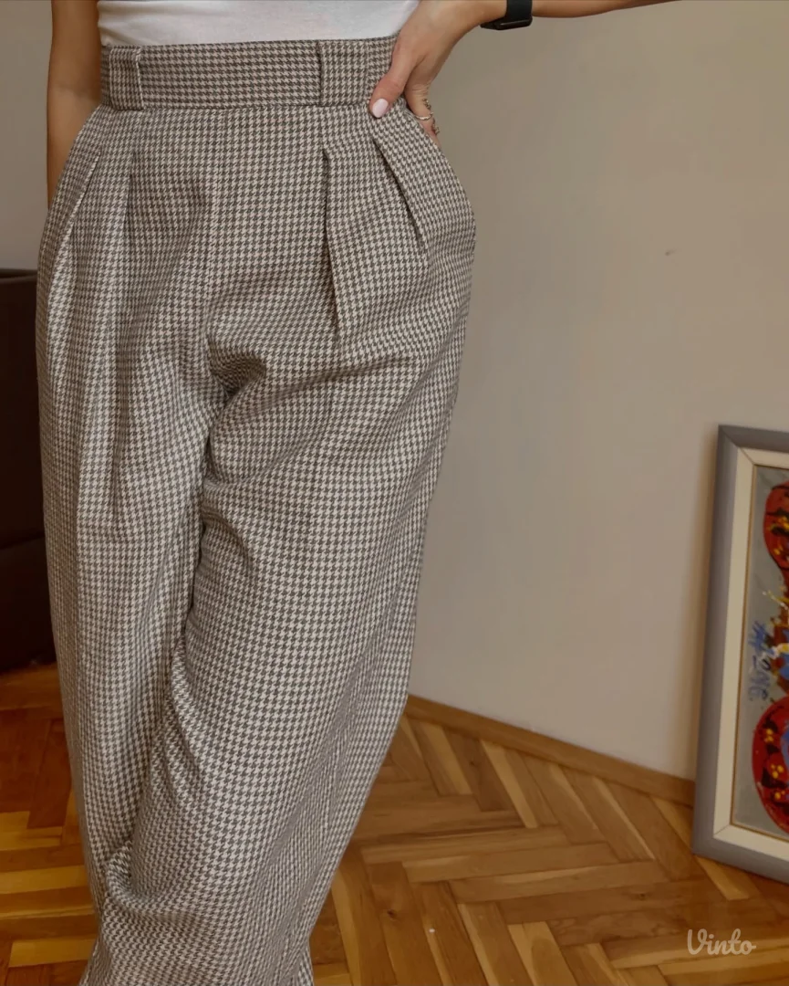 Vintage pantalone iz Zapadne Nemačke 70–80-ih