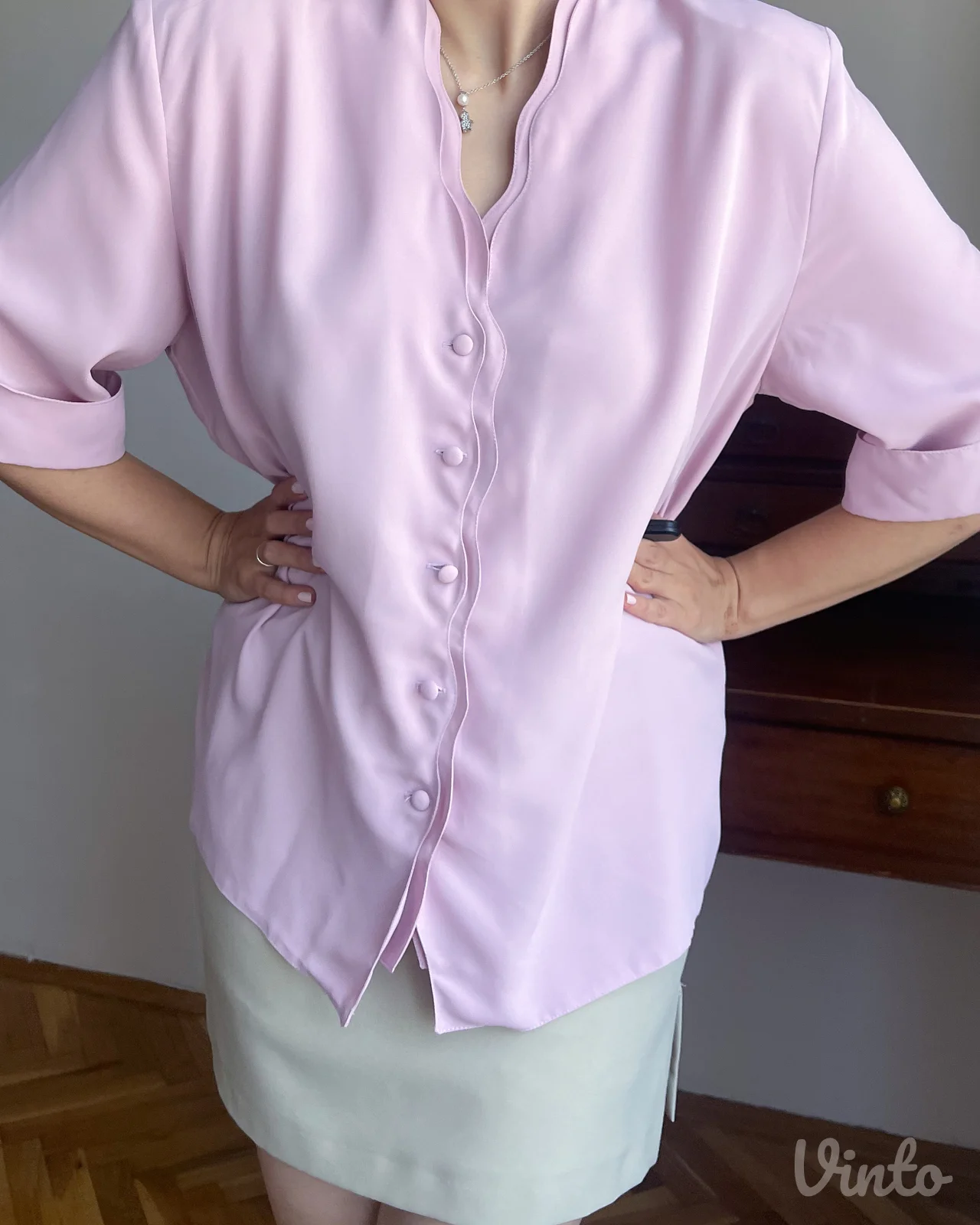 Vintage puder-roze bluza iz 1990-ih godina
