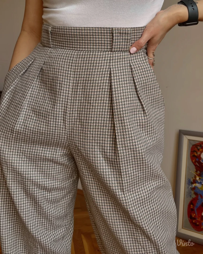 Vintage pantalone iz Zapadne Nemačke 70–80-ih