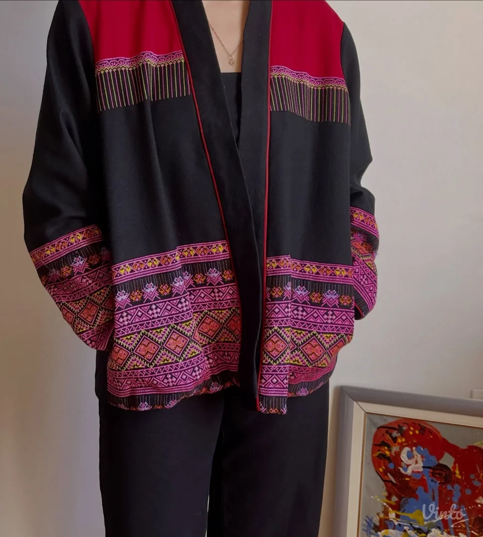 Kardigan sa etničkim motivima