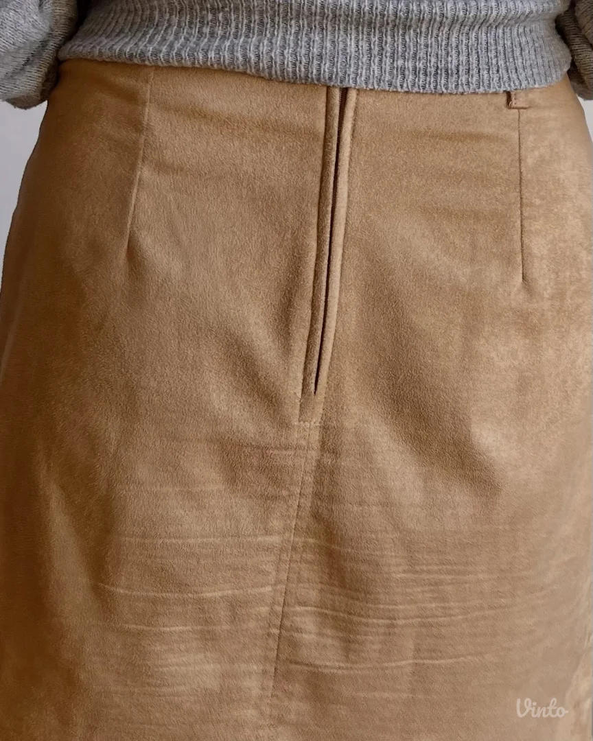 Vintage mini suknja iz ranih 2000-ih