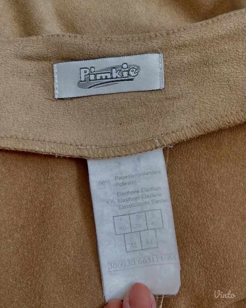 Vintage mini suknja iz ranih 2000-ih