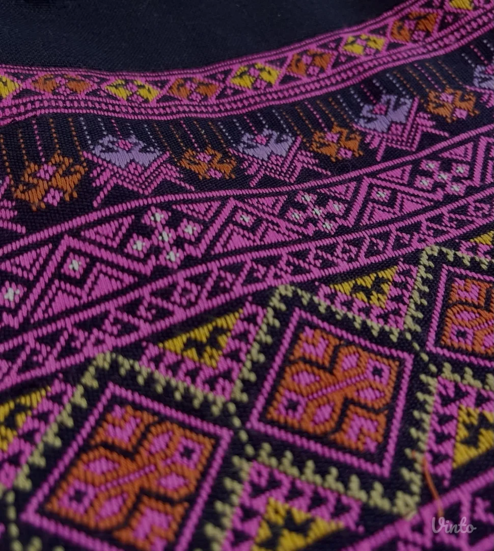 Kardigan sa etničkim motivima