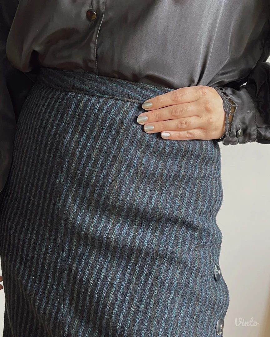 Vintage midi suknja od guste vunene tkanine