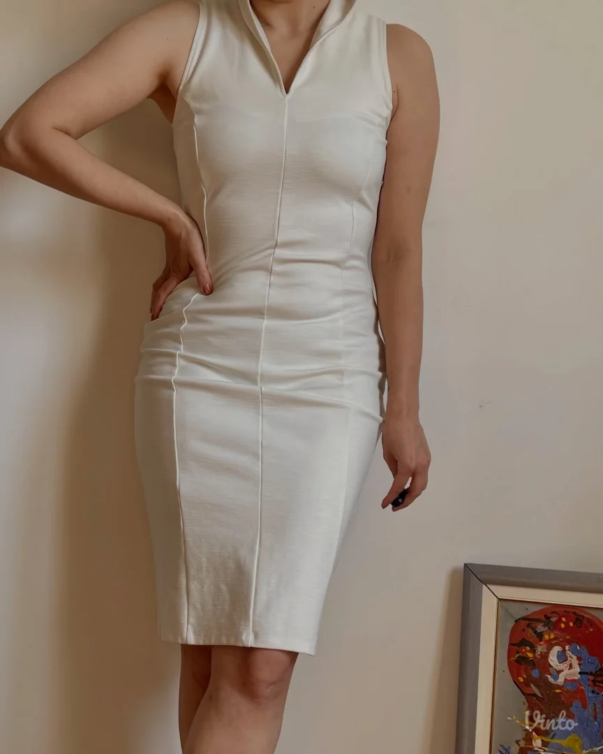 Bela uska haljina od srpskog brenda Pro Piu Grande