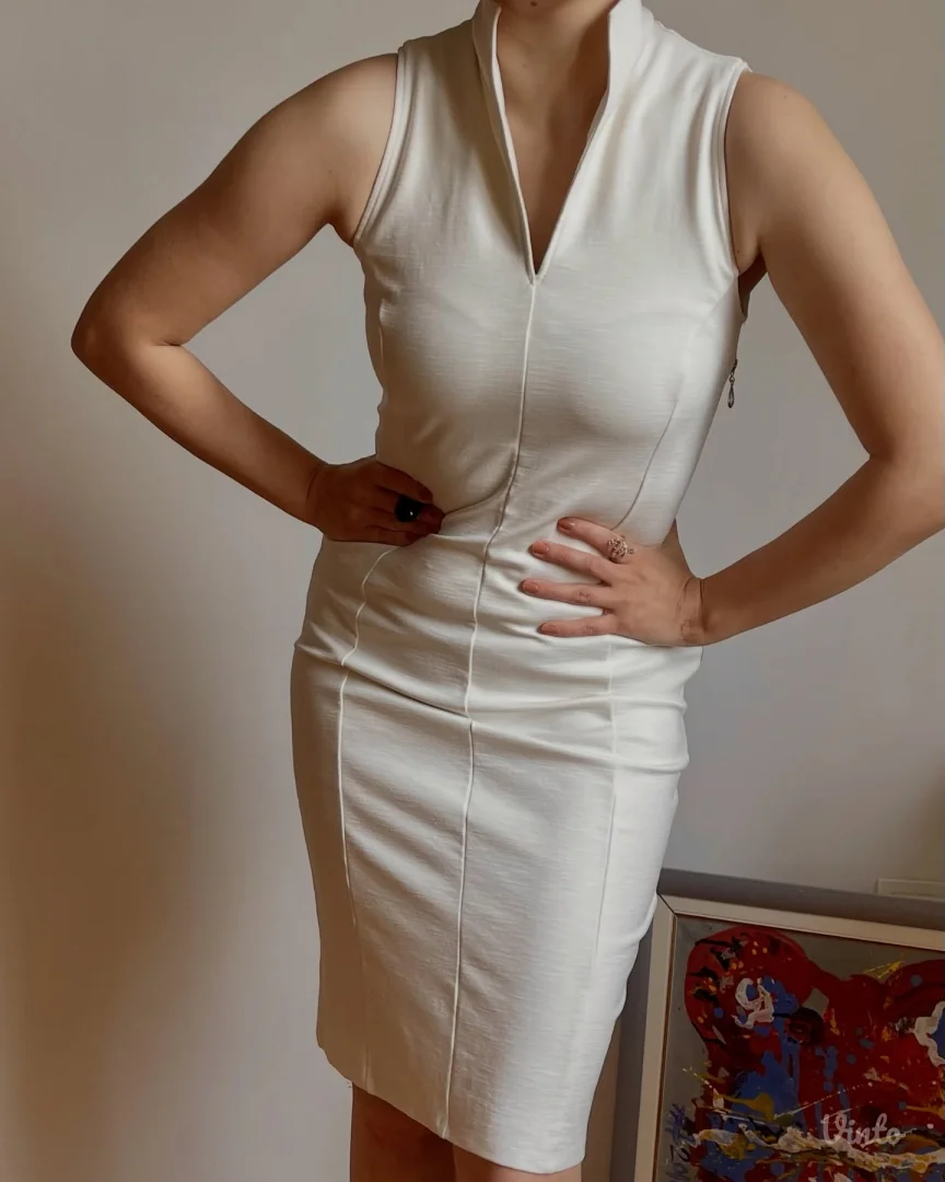 Bela uska haljina od srpskog brenda Pro Piu Grande