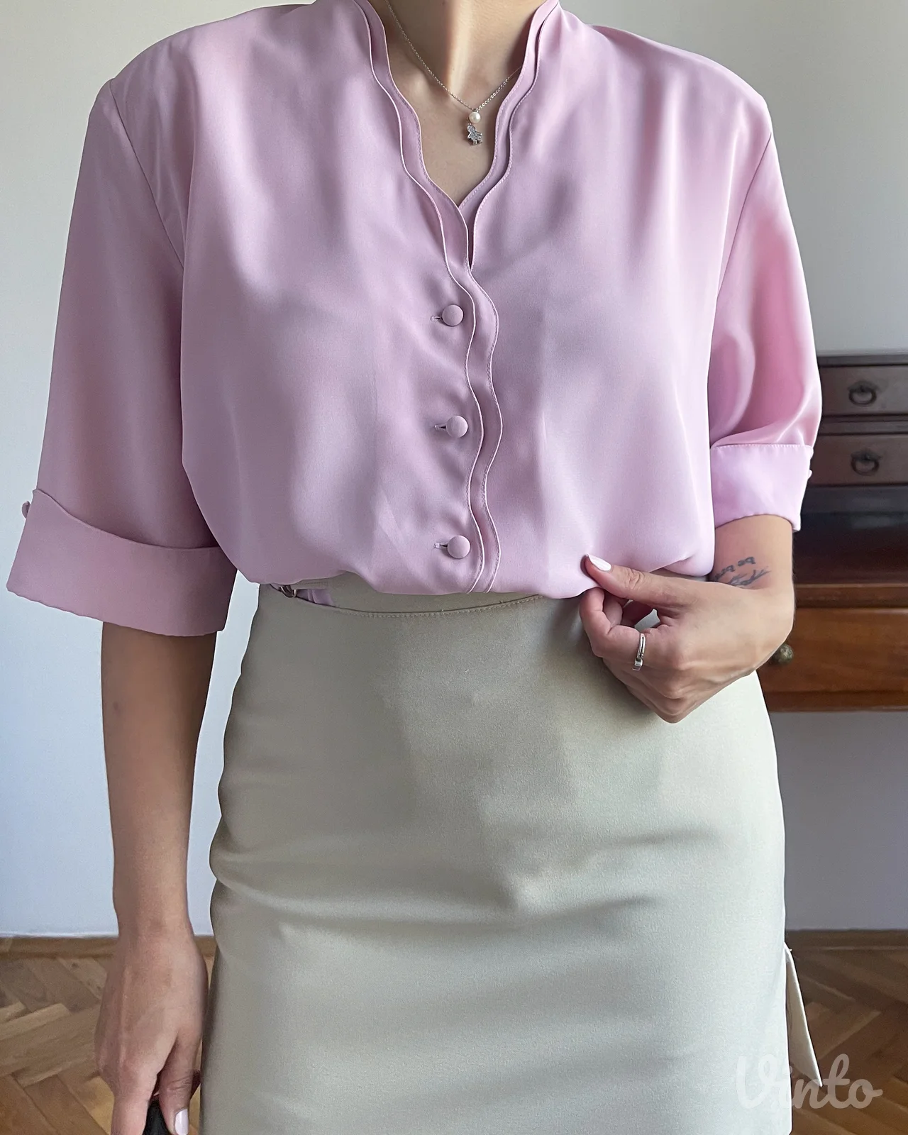 Vintage puder-roze bluza iz 1990-ih godina