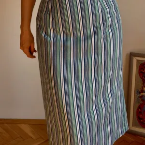 Klasična suknja sa visokim strukom