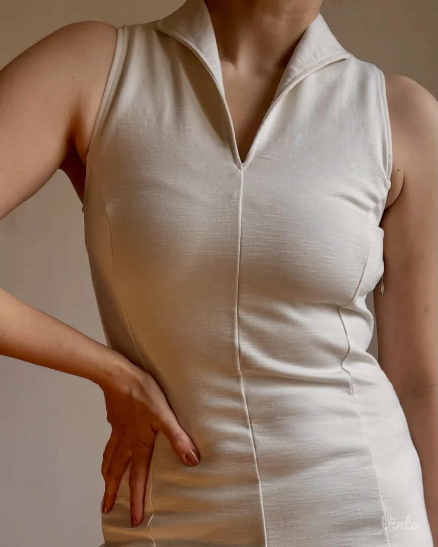 Bela uska haljina od srpskog brenda Pro Piu Grande