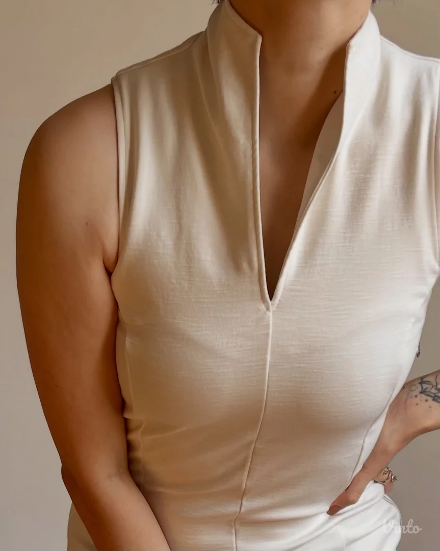 Bela uska haljina od srpskog brenda Pro Piu Grande