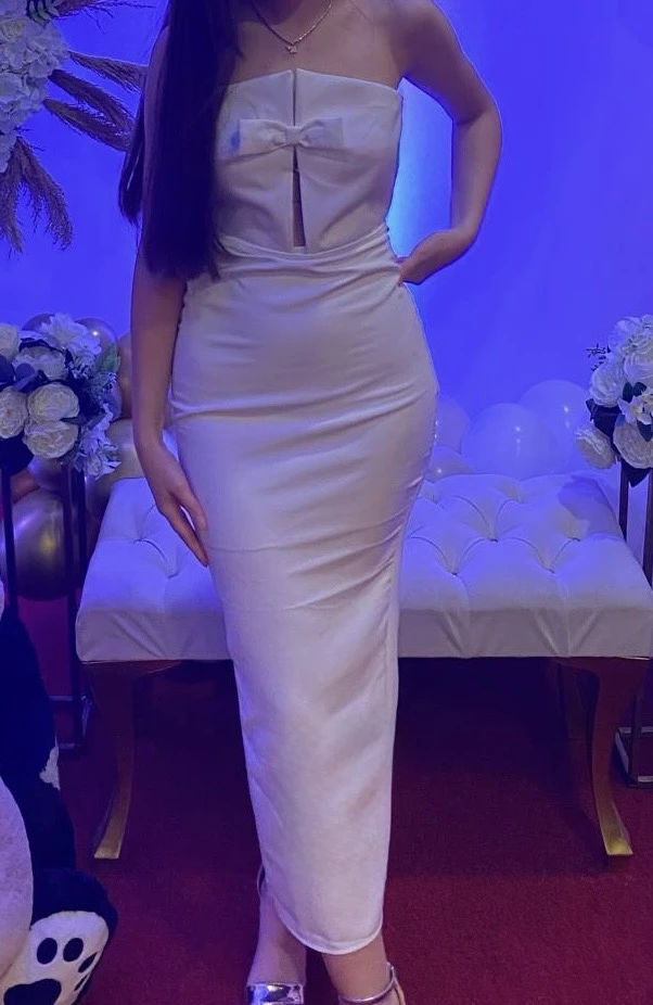 Elegantna bela haljina S