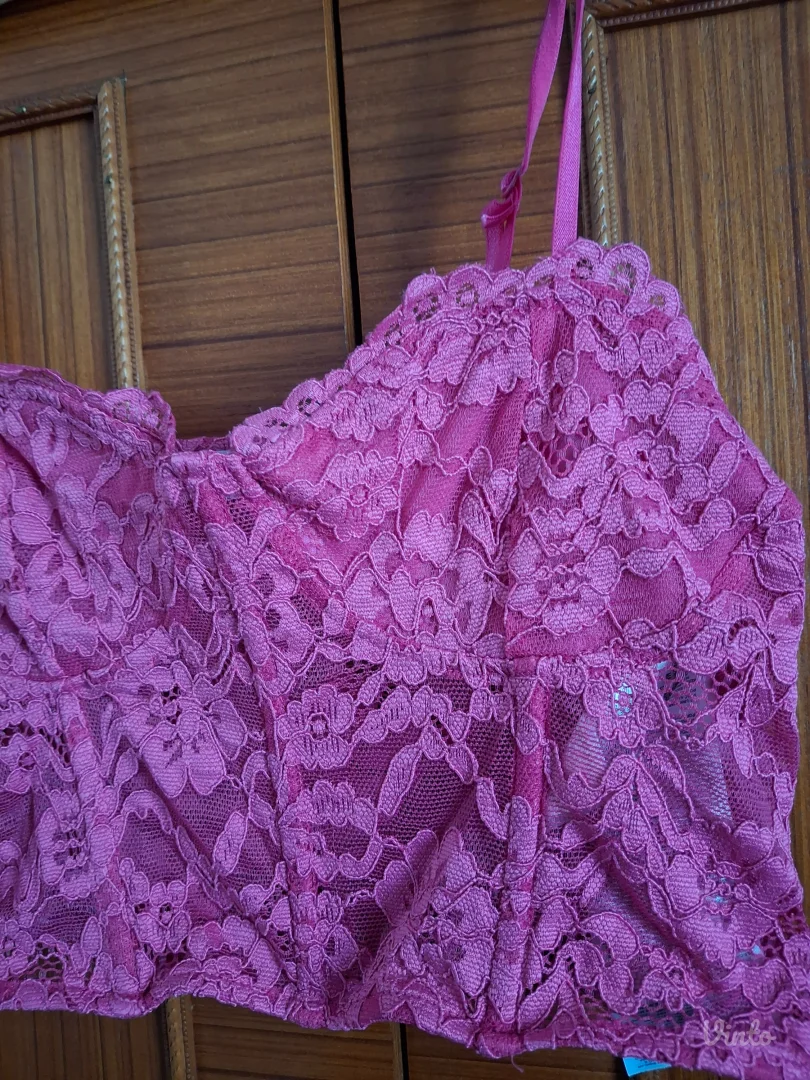 Rozi korset sa čipkom