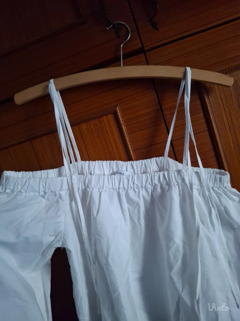 Bershka majica sa rukavima