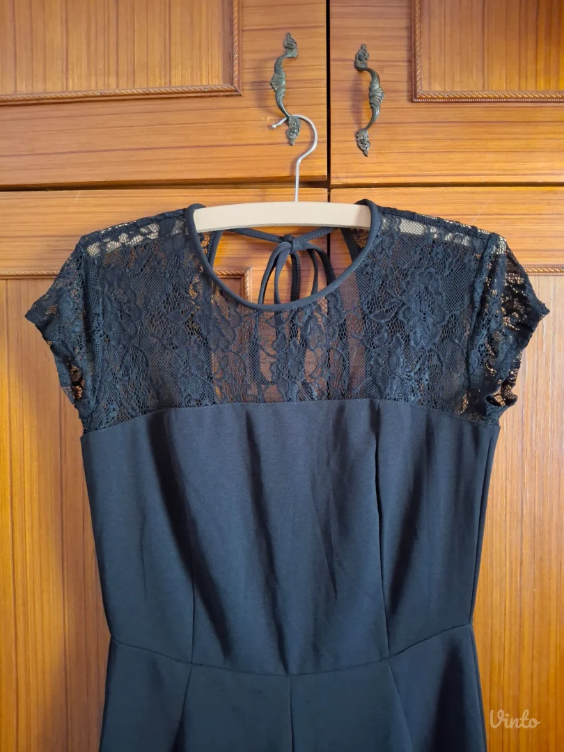 Crni elegantni kombinezon