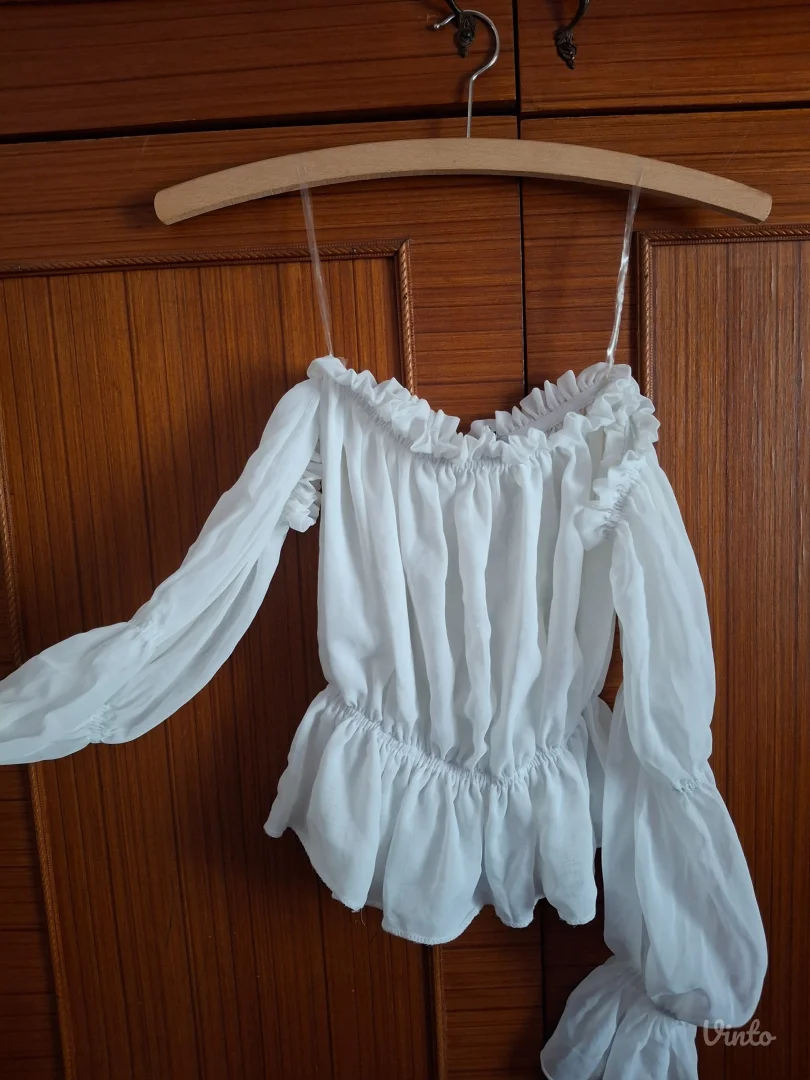 Bela elegantna majica