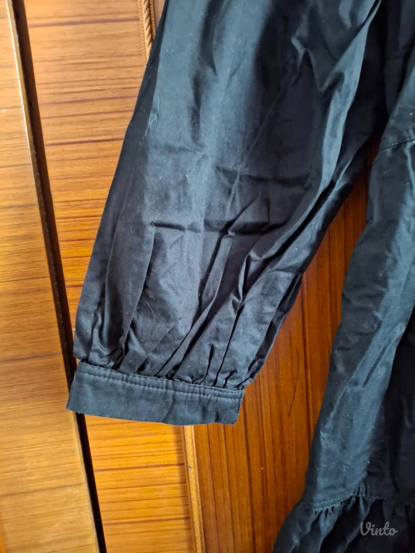 Zara crna haljina sa puff rukavima