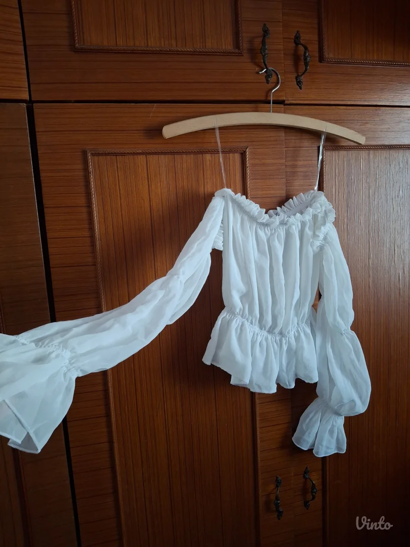 Bela elegantna majica