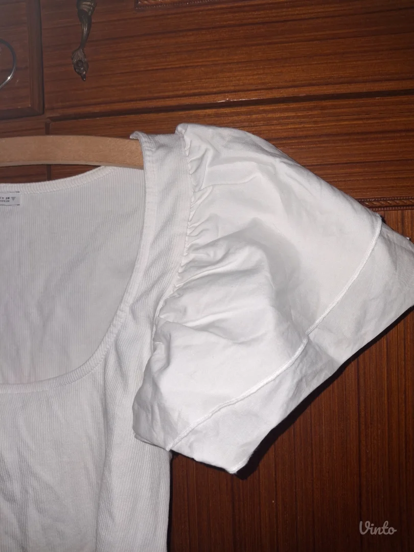 Zara majica sa puff rukavima