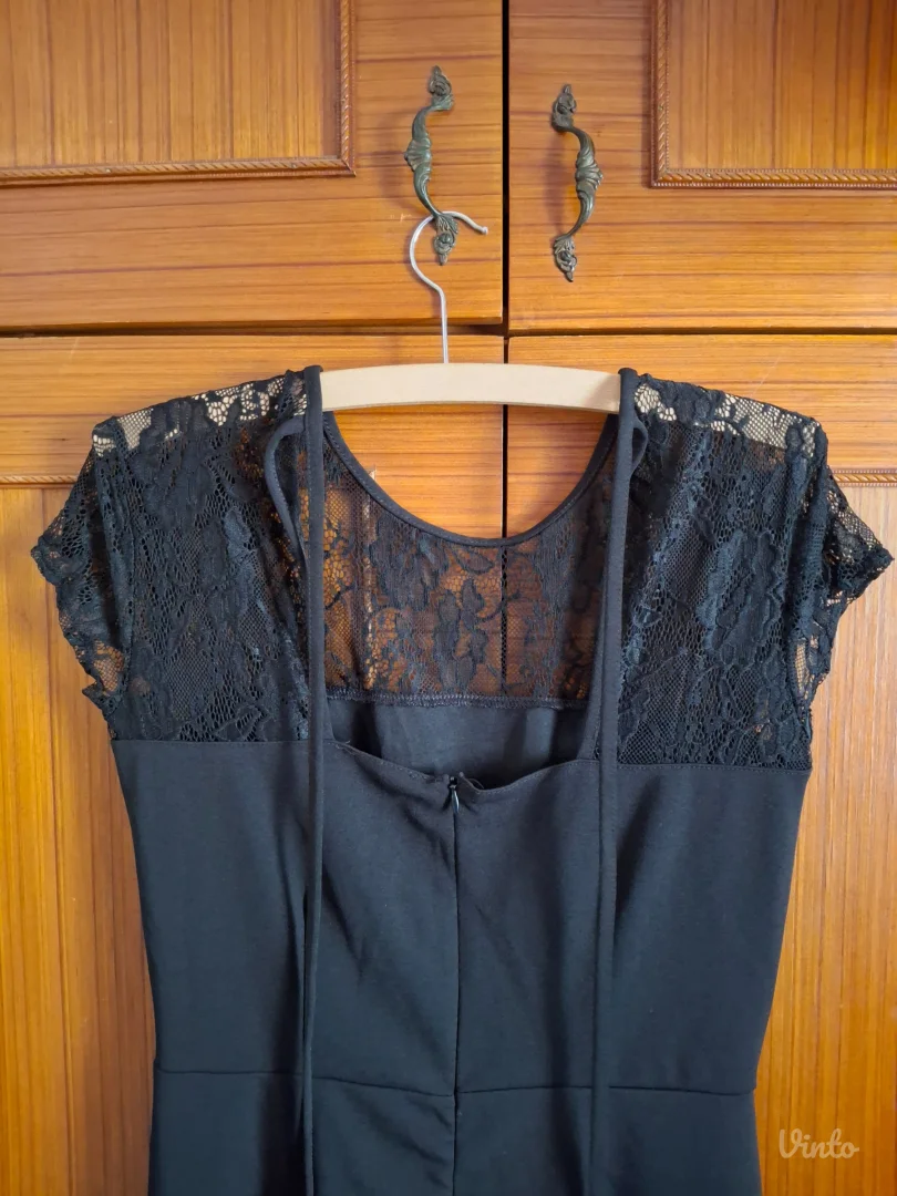 Crni elegantni kombinezon