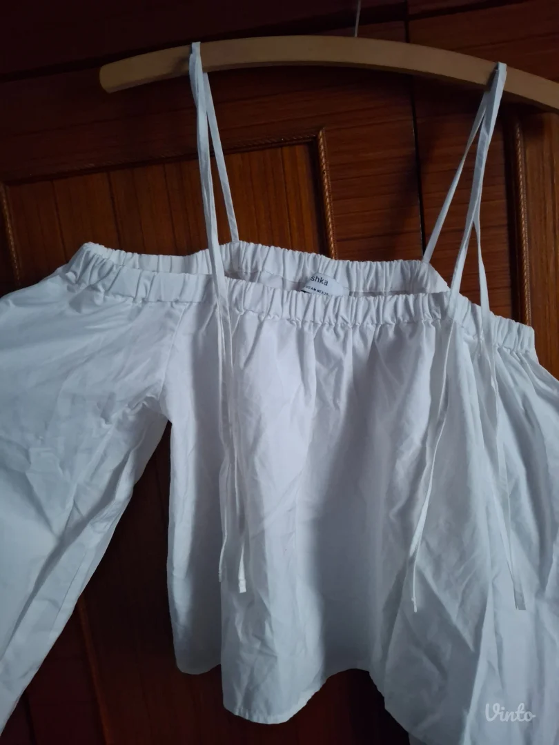 Bershka majica sa rukavima