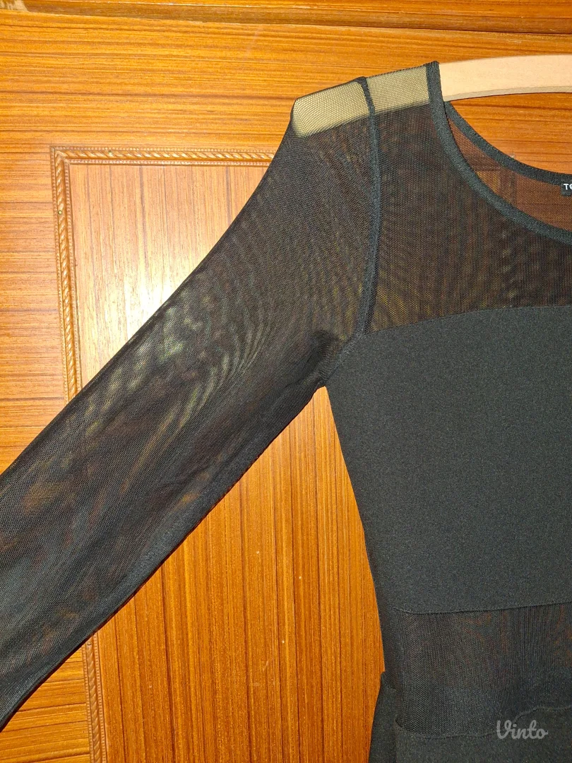 Crna haljina sa providnim rukavima