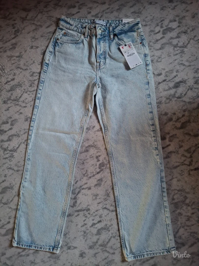 Zara straight fit farmerke sa etiketom