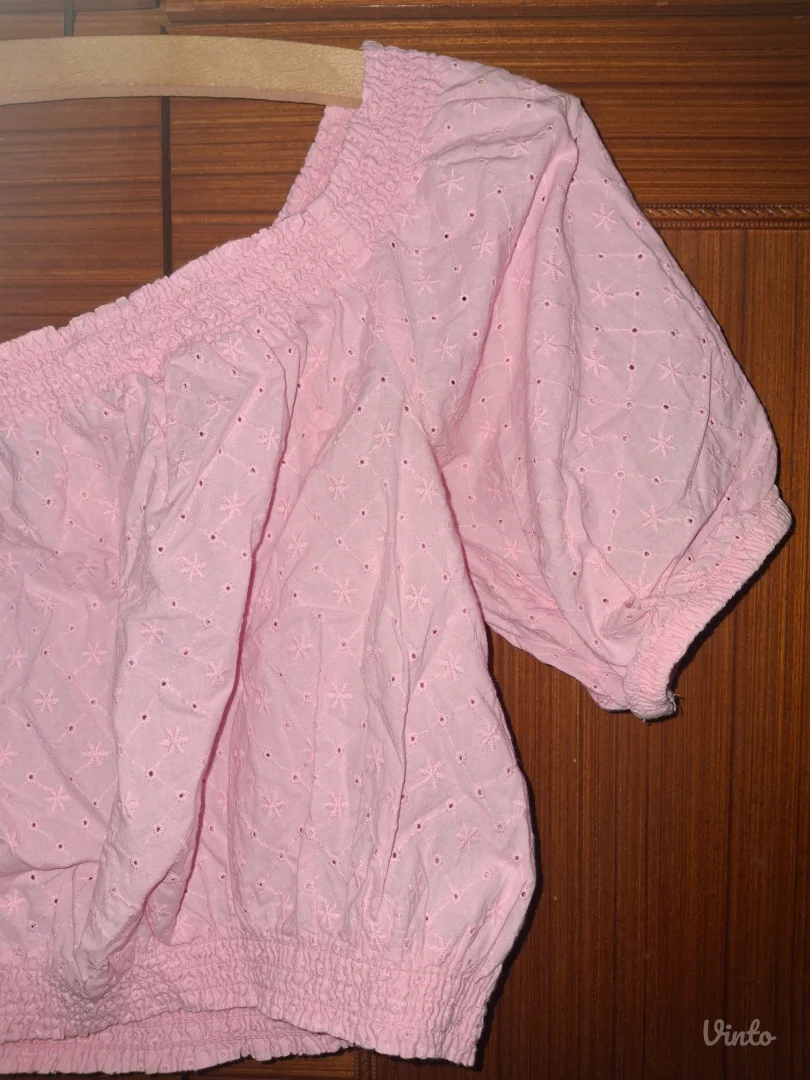 Roza crop top majica sa puff rukavima