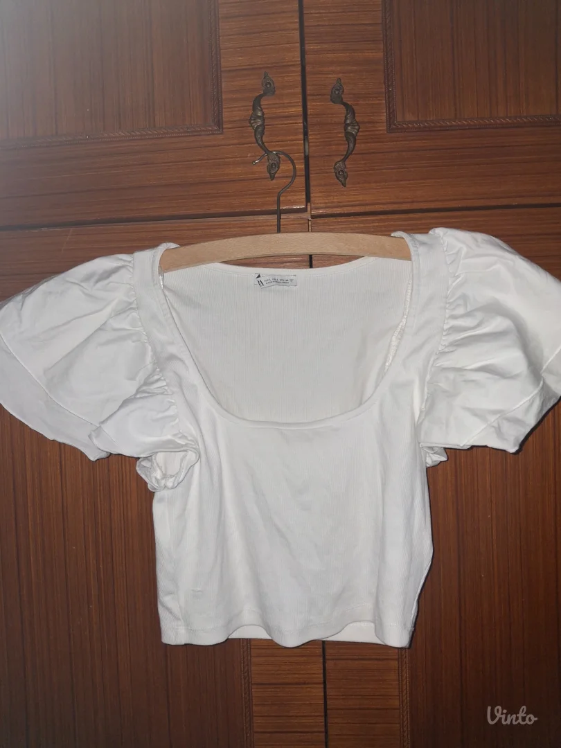 Zara majica sa puff rukavima