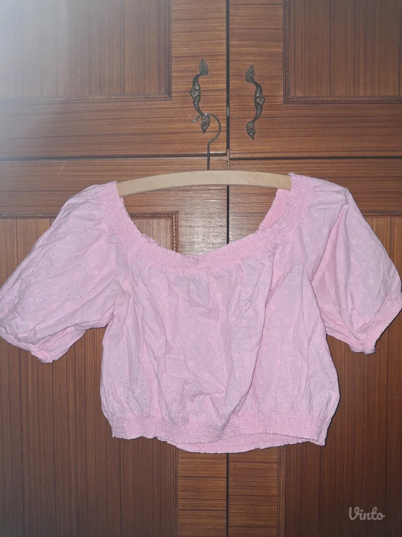 Roza crop top majica sa puff rukavima