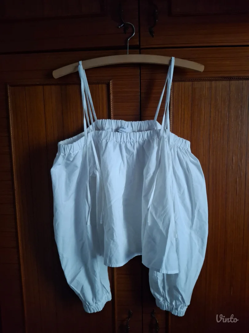 Bershka majica sa rukavima