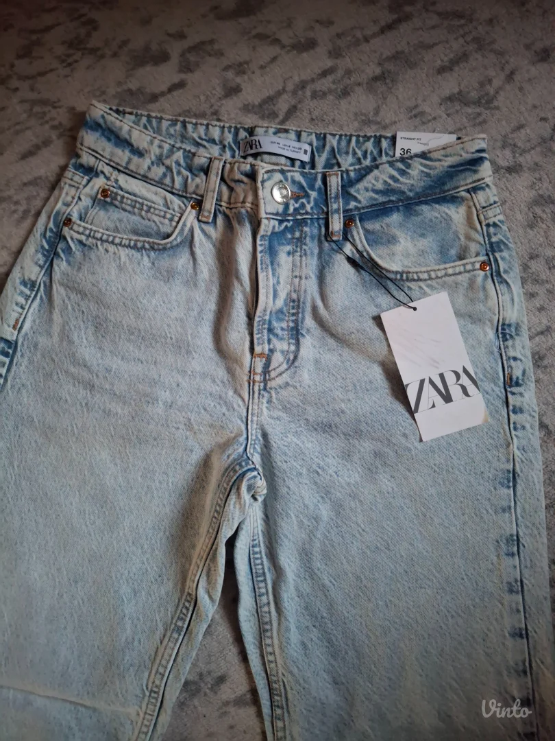 Zara straight fit farmerke sa etiketom