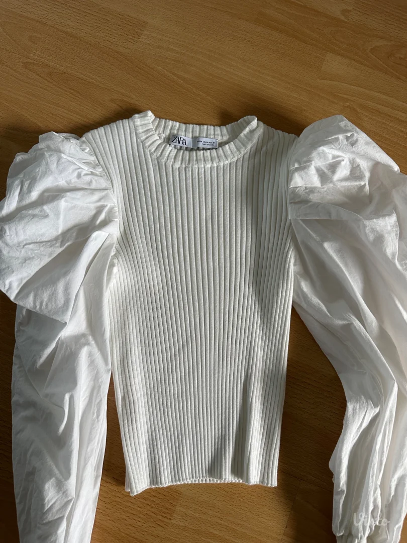 Zara bluza sa rukavima