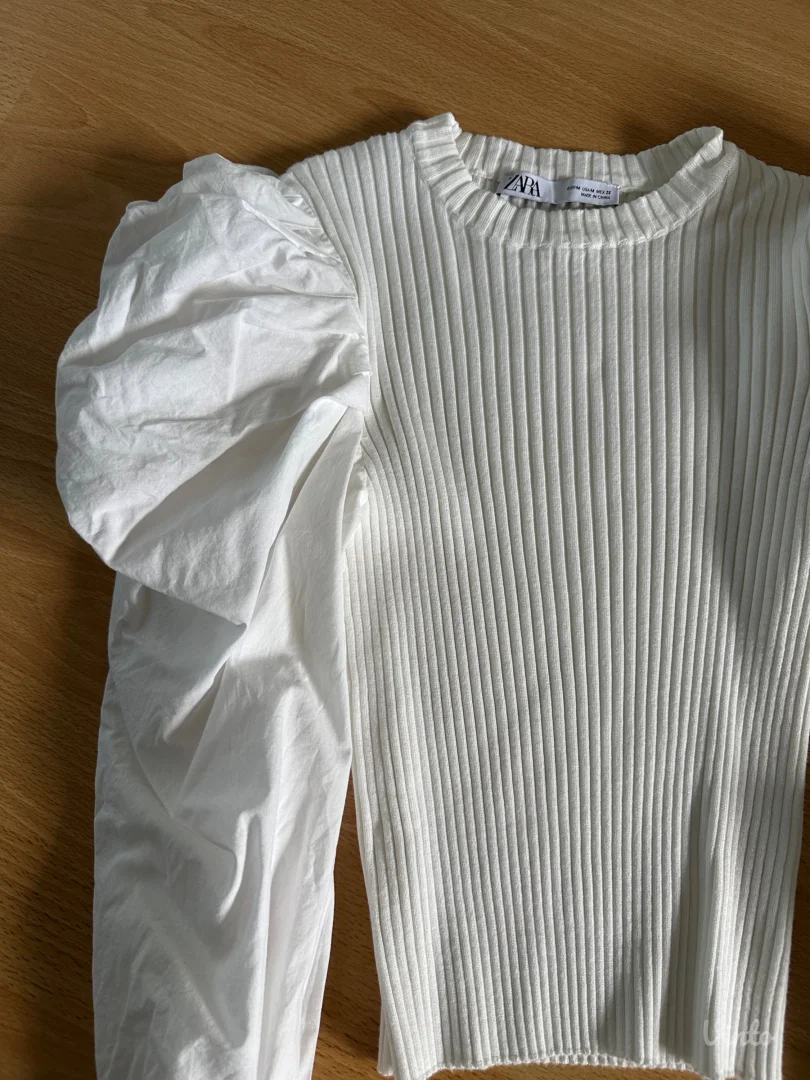 Zara bluza sa rukavima