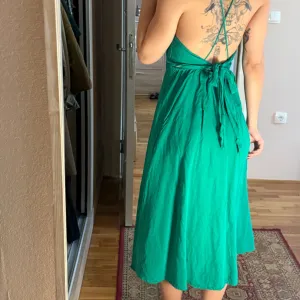 Oysho lanena haljina otvorenih ledja (XS)