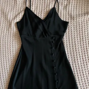 Zara satenska haljina (S)