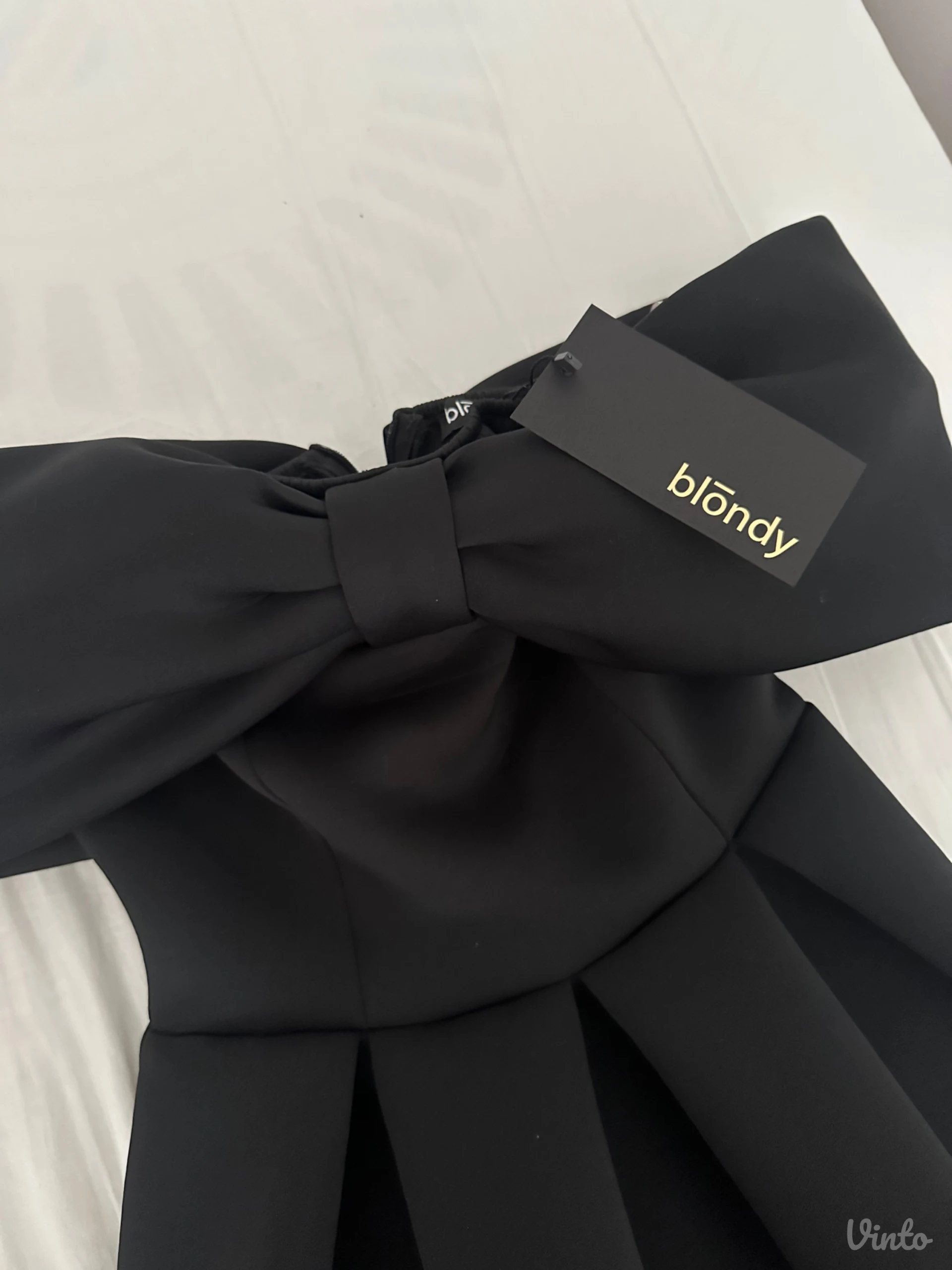 Blondy crna haljina